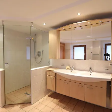 Fantastic Garden Friends & Family * גרמיש-פרטנקירכן